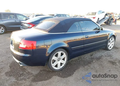 2004 Audi S4 z USA, uszkodzony, nr VIN WUARL48H24K900878